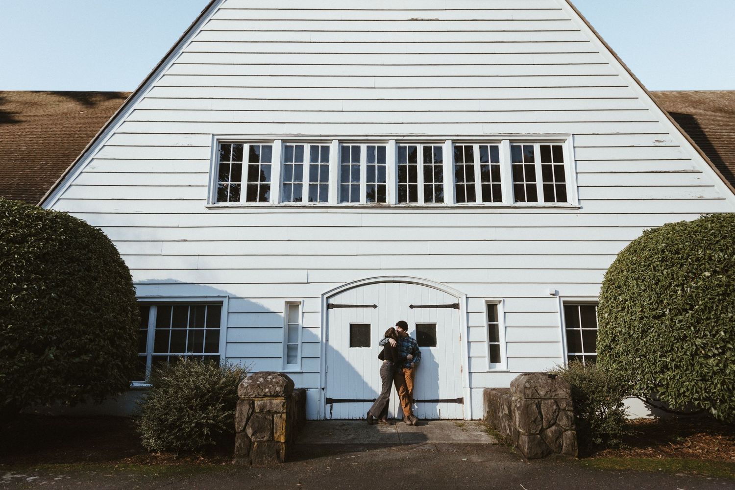 bonneville-fish-hatchery-misha-velasquez-engagement-portland-oregon-aesthetic