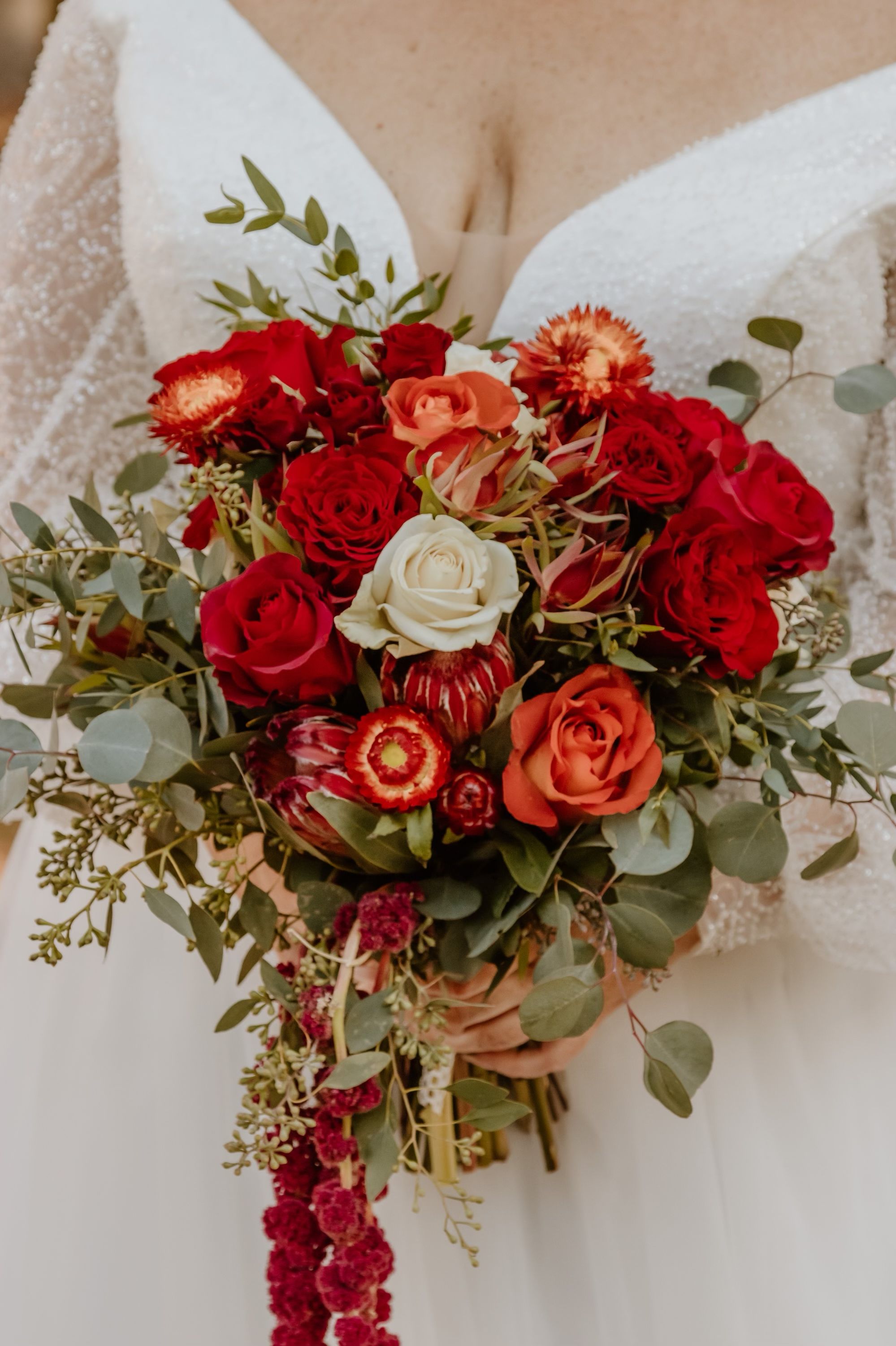 The Rich Jewel Color For Fall Weddings Burgundy Sanctuaire Atelier