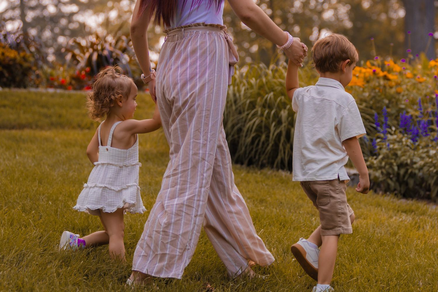 Mom and Children Family Photos