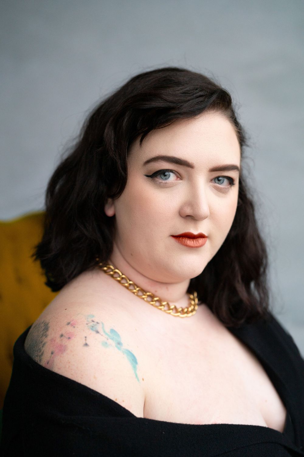 Opera mezzo-soprano headshot by Kendra Irene