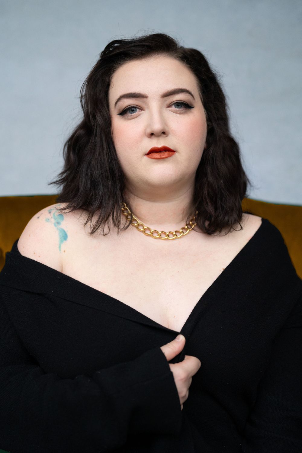 Opera mezzo-soprano headshot by Kendra Irene