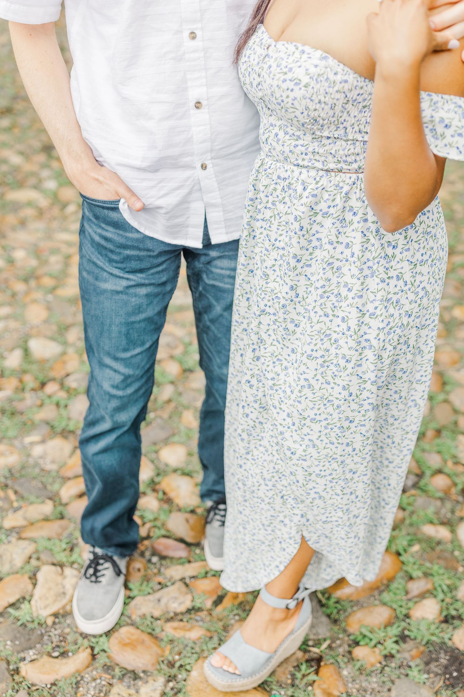 OLD TOWN ALEXANDRIA VIRGINIA ENGAGEMENT PICTURES PRINCE STREET COBBLESTONE CAPTAIN'S ROW