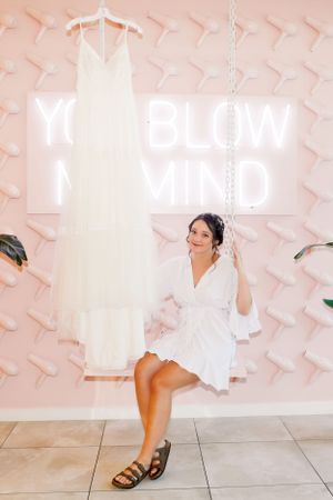 Salon Wedding Day with Neon Sign | Fun Bridal Getting Ready Photography

A playful bridal picture