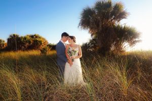 Golden Hour Wedding Photography Portrait | Romantic Outdoor Couple Moment