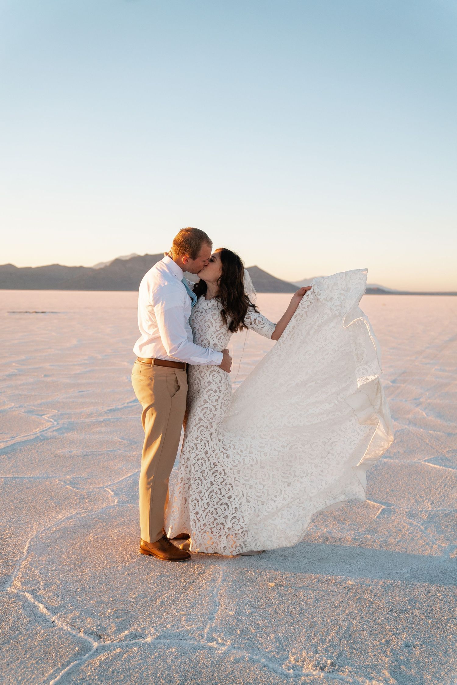 Salt Flats Photography | Salt Flats Engagement Photos | Salt Flats Utah Photography | Beth MK Photo