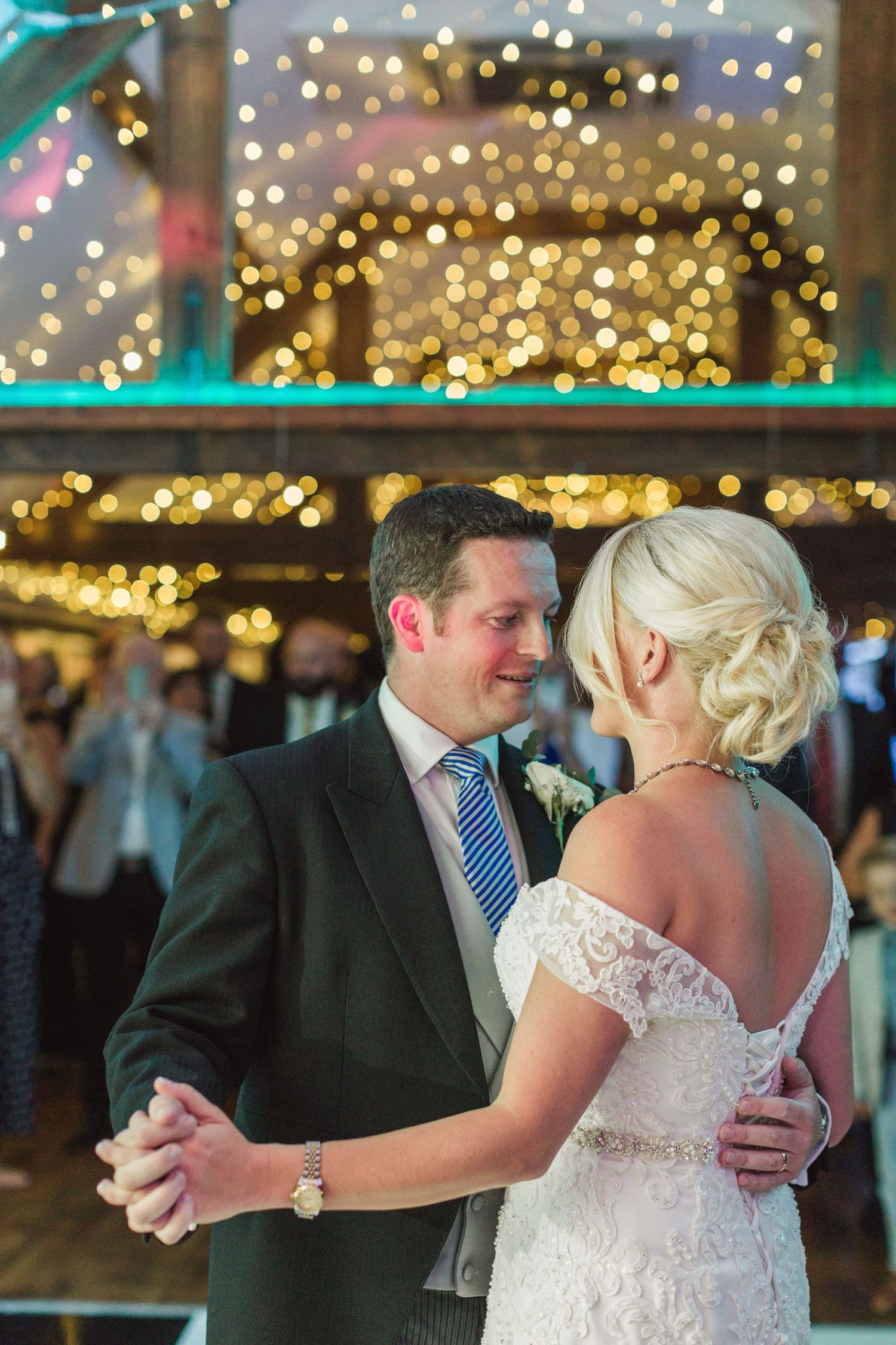 Hayley Elizabeth Photography Cotswolds wedding photographer couple dancing during their first dance at birtsmorton court