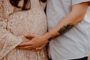 Boho maternity photographer