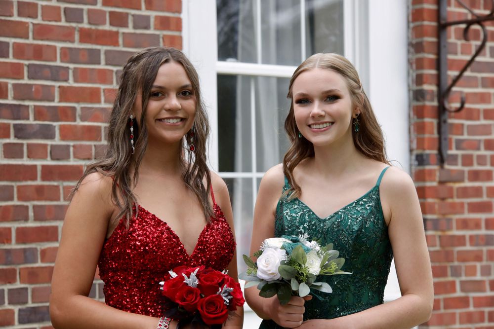 Pre-prom photograpghy for Buffalo High School at the Red House in Eleanor, WV.