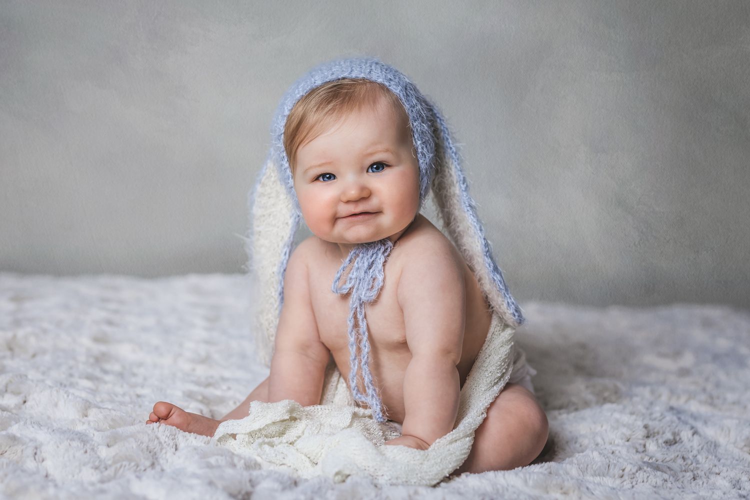 Fine art babyfoto i Skåne – professionell barnfotografering i studio
