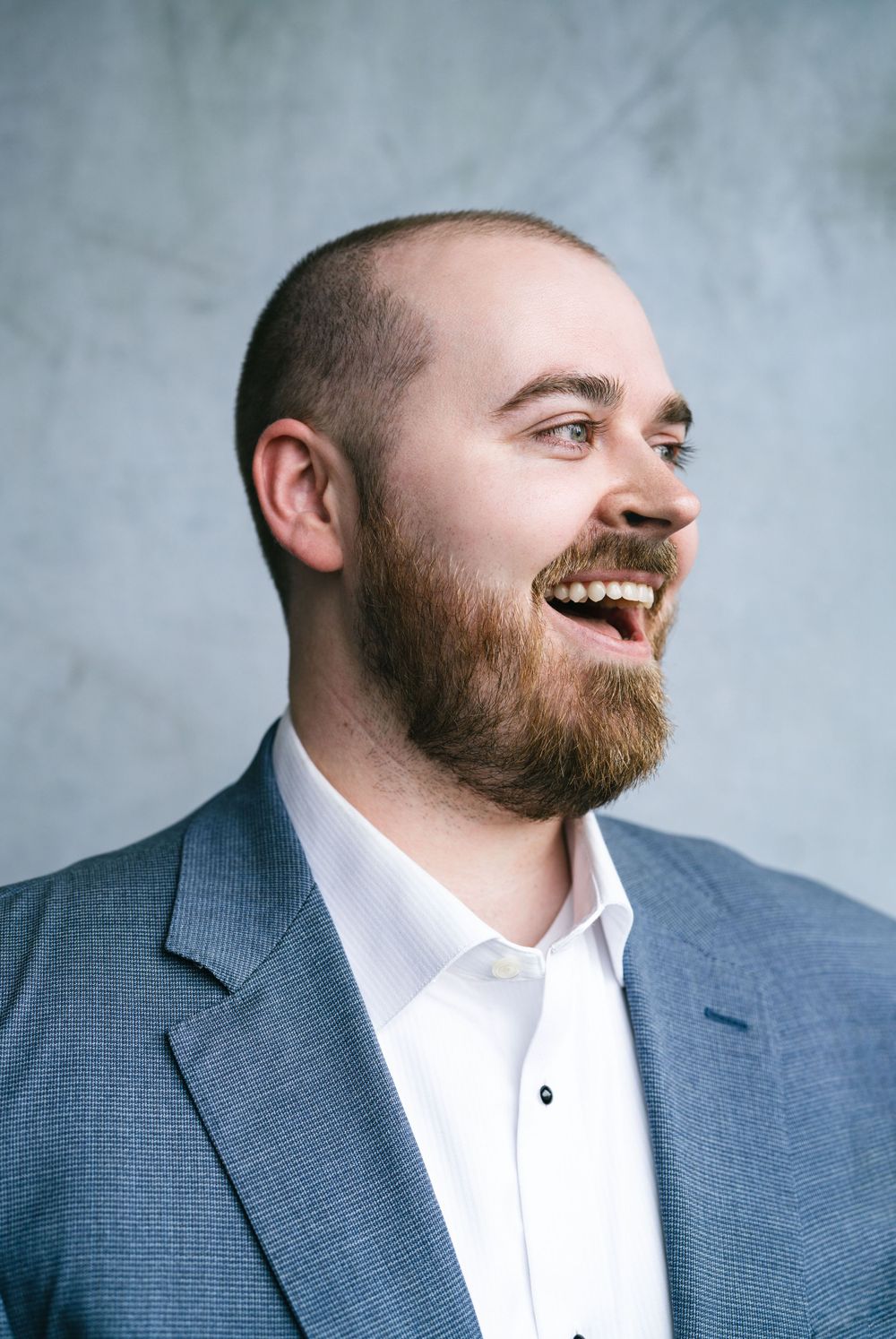 Opera tenor headshot by Kendra Irene
