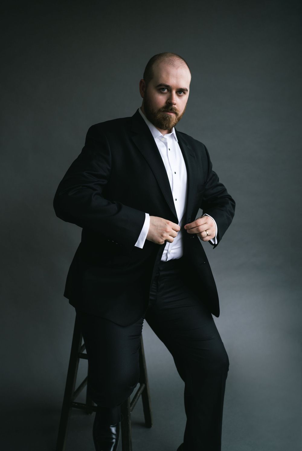 Opera tenor headshot by Kendra Irene
