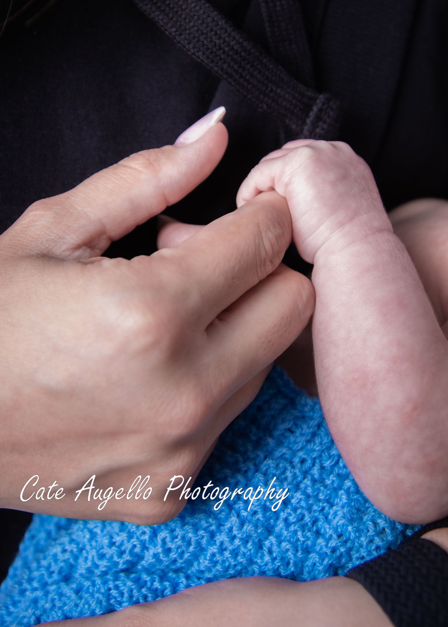 Newborn in home lifestyle family photo session in Meriden, CT