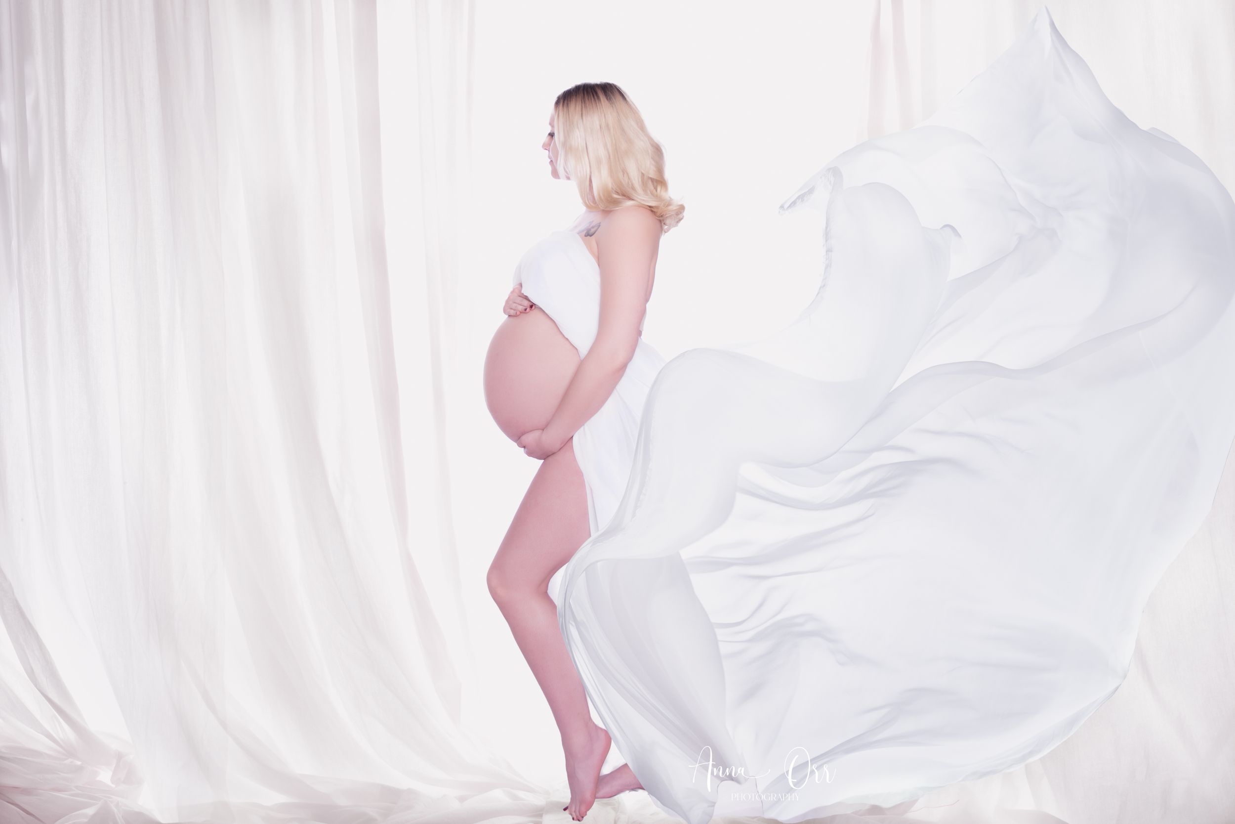 The best maternity photos Saskatoon maternity photographer