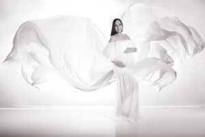The best maternity photos Saskatoon maternity photographer