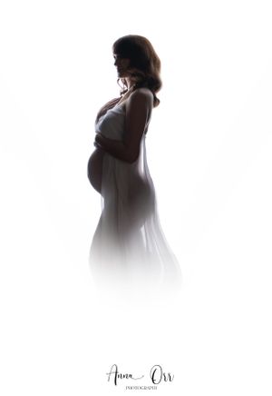 The best maternity photos Saskatoon maternity photographer