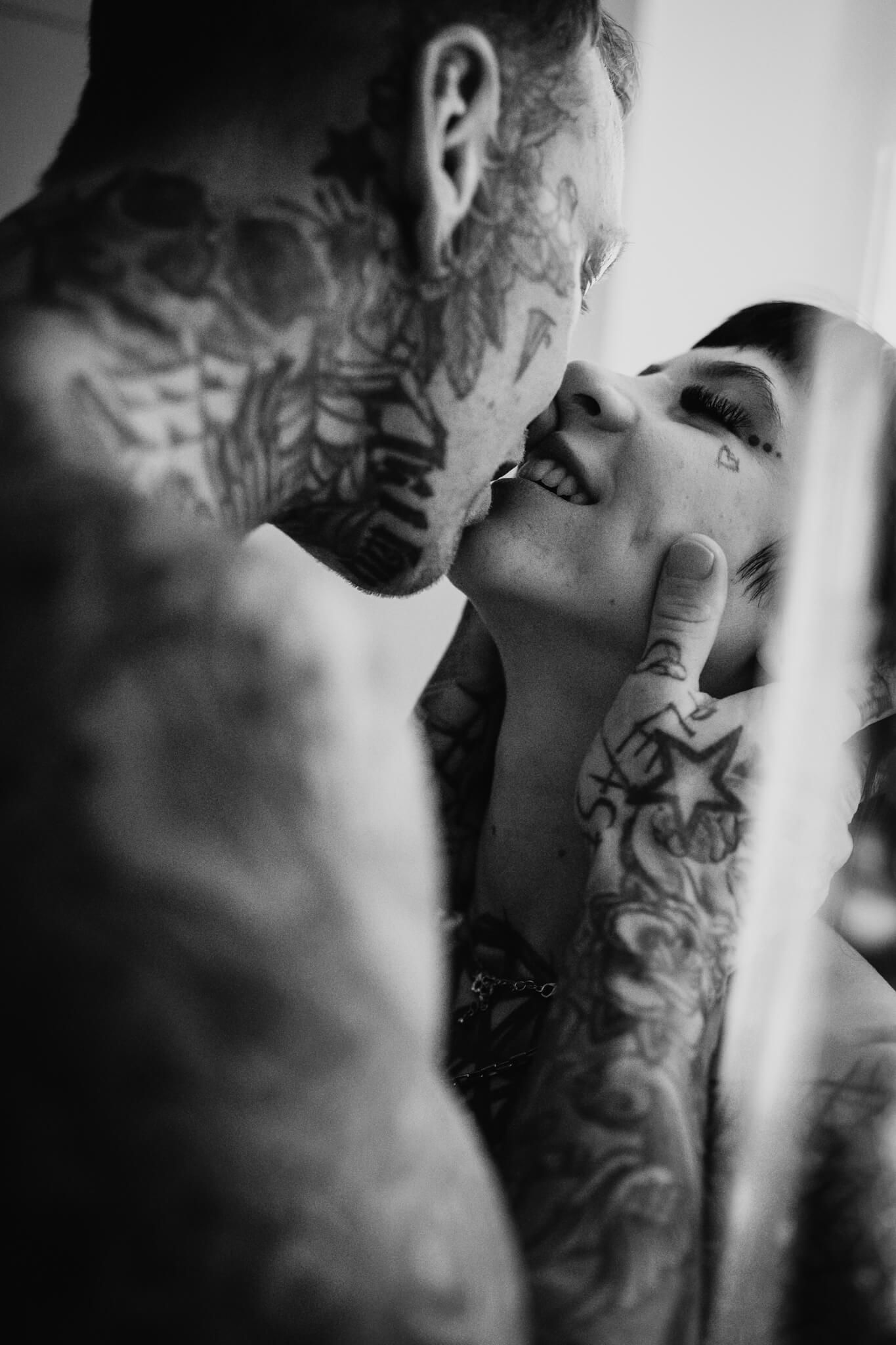 erotische Paarfotos sinnlich sexy intim Fotoshooting Paare Couples Intimate Coupleshoot Oberoesterreich Oesterreich