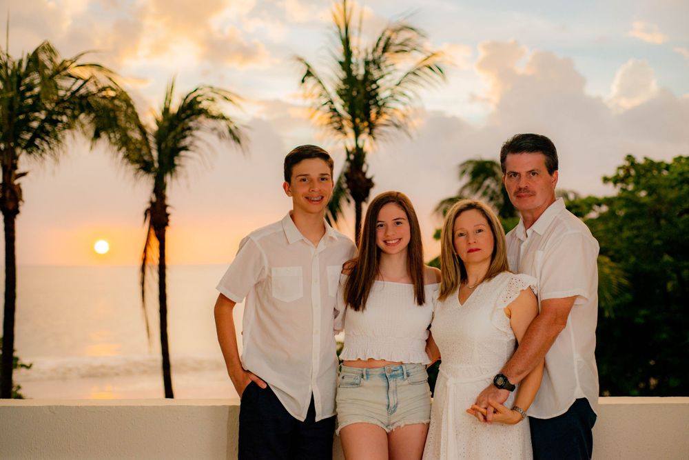 Family Photo Shoot in MargaritaVille +Flamingo Beach