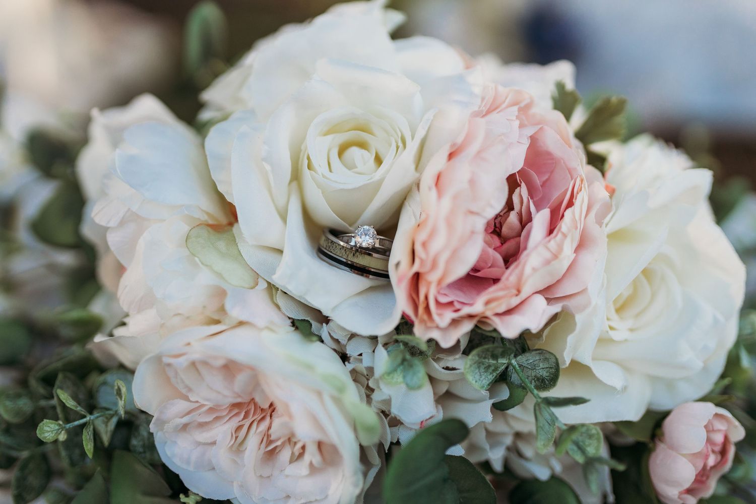 gorgeous barn outdoor wedding cogged Iowa midwest Iowa sage and ivy studio photography