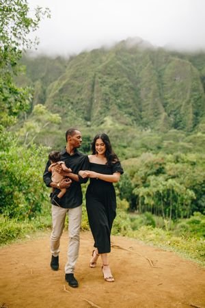black outfit family photos