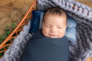 NEWBORN POSE PHOTOGRAPHY SAMANTHA ANN PHOTO STUDIO SWANSBORO NEAR HUBERT, JACKSONVILLE, EMERALD ISLE