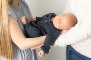 newborn pose photography swansboro Samantha Ann Photo studio near Jacksonville, hubert, Havelock, Emerald Isle
