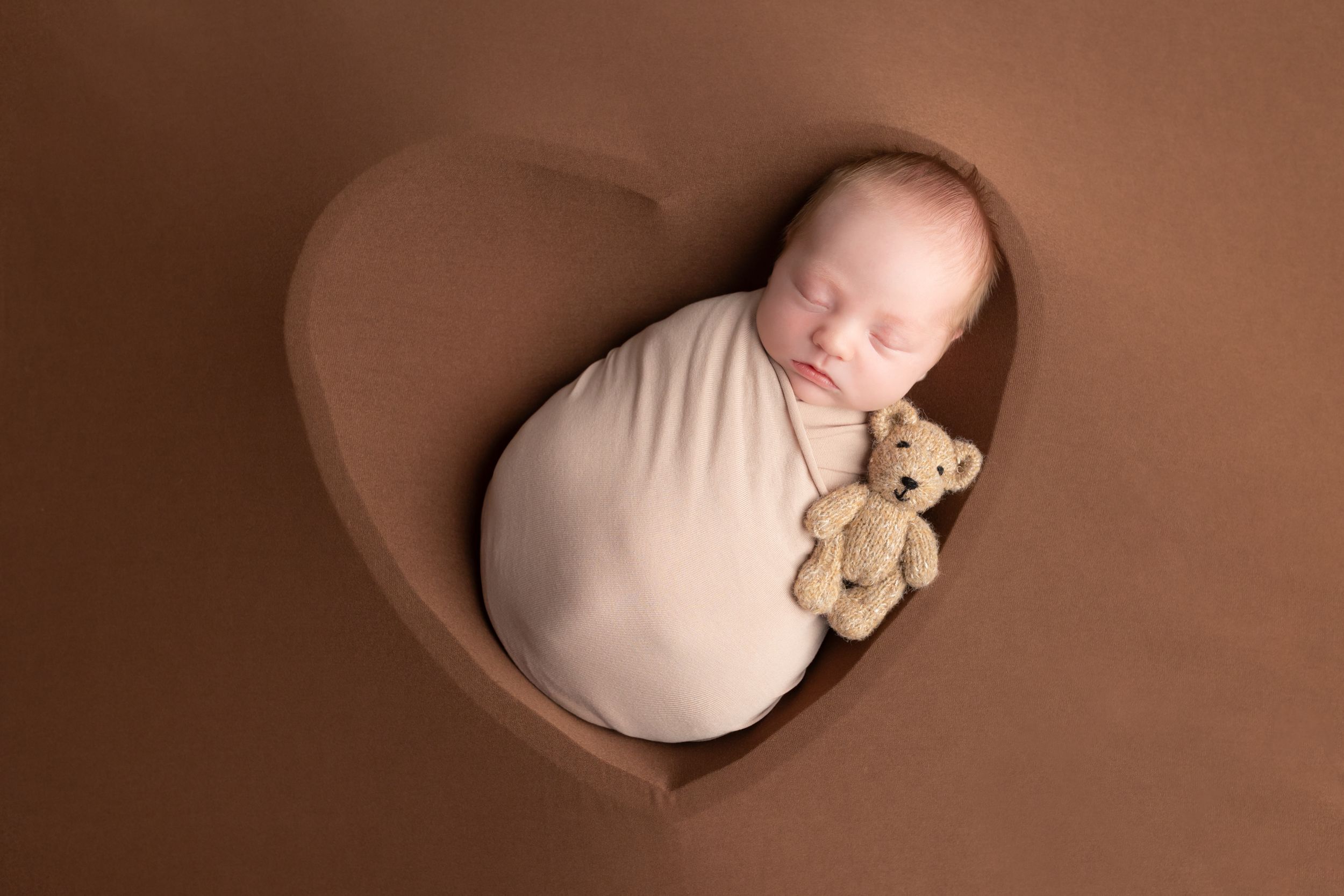 newborn bear prop photography swansboro studio Samantha Ann Photo hubert and Jacksonville photographer