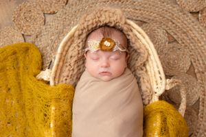 newborn posed wrap photography Samantha Ann Photo studio near hubert and Jacksonville nc