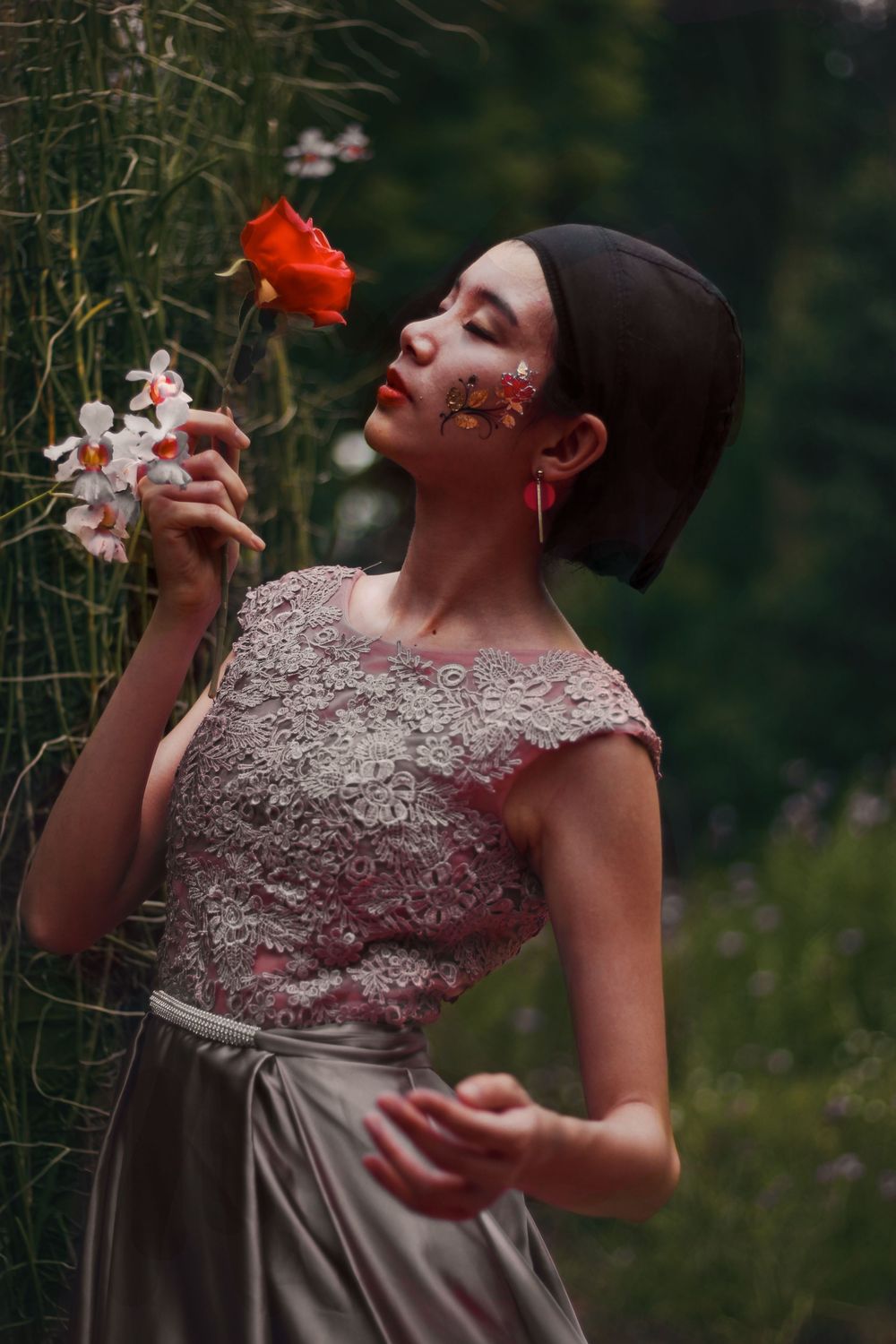 Portrait photography of a female model in a lifestyle, nature, outdoor shoot in singapore