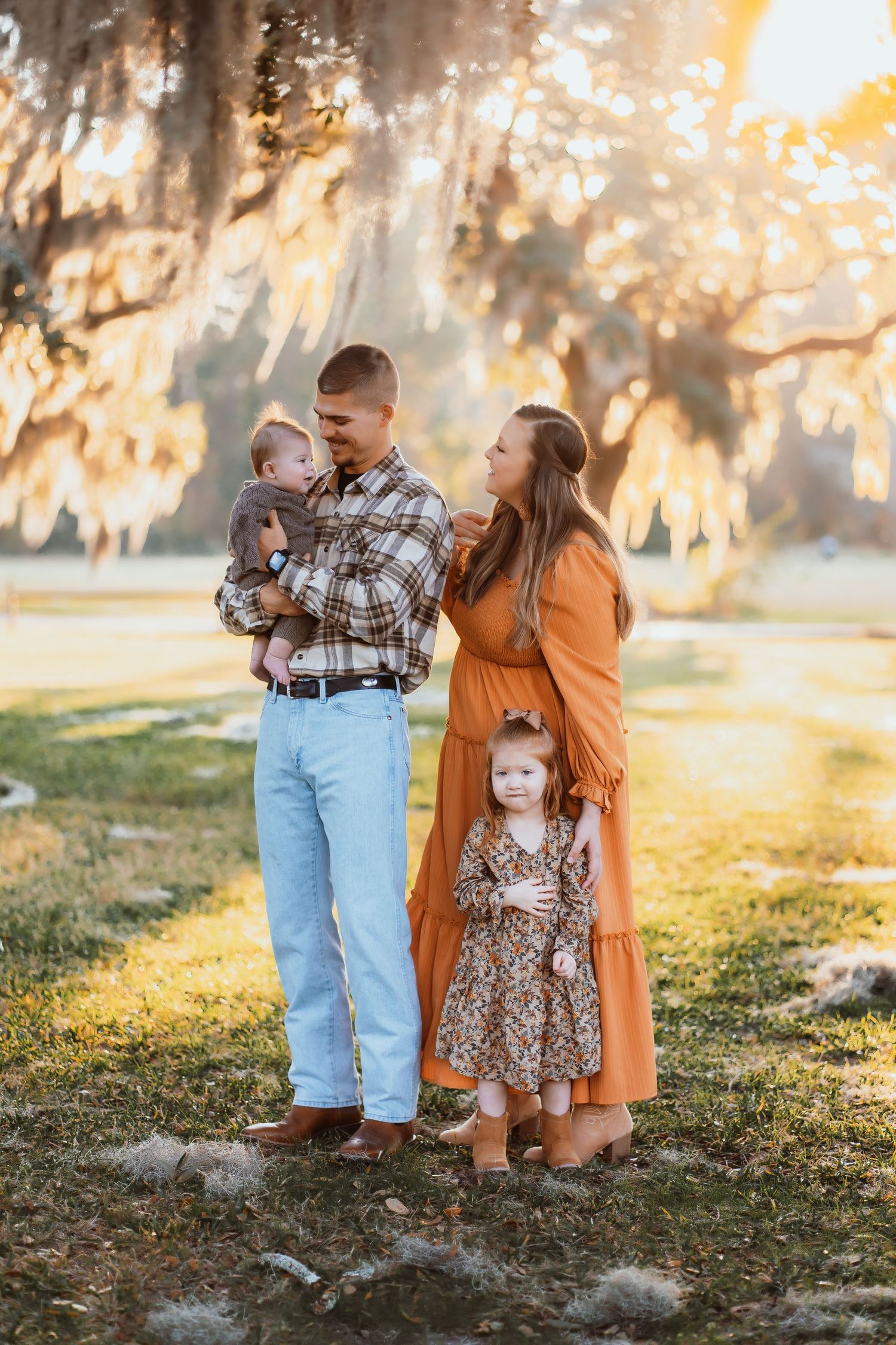 golden hour, oak trees, natural light, family, children, siblings, baby, laughing