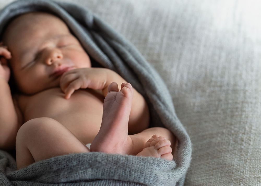 Mobile Fotografin in Nürtingen & Filderstadt. Newborn, Babybauch, Familie. Warm, liebevoll, authentisch. Jetzt Fotoshooting sichern.