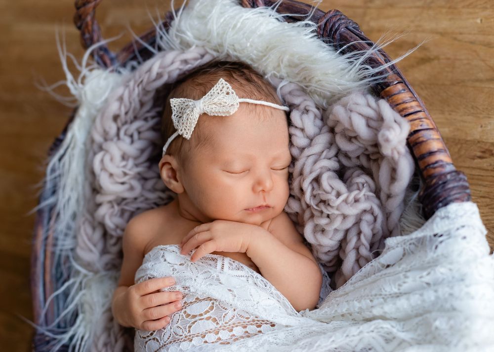 Baby-, Familien- & Babybauchshootings mit Herz. Natürlich, warm, entspannt. Bei euch Zuhause oder Outdoor. Termin einfach online anfragen.