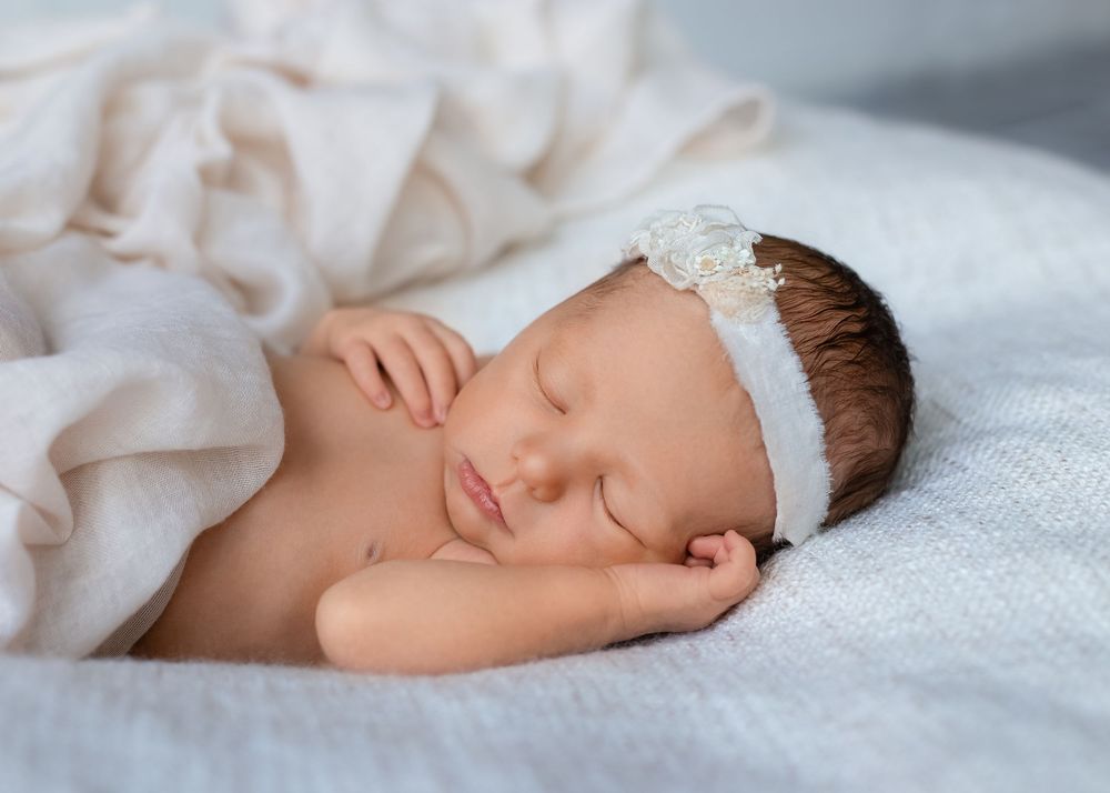 Baby-, Familien- & Babybauchshootings mit Herz. Natürlich, warm, entspannt. Bei euch Zuhause oder Outdoor. Termin einfach online anfragen.