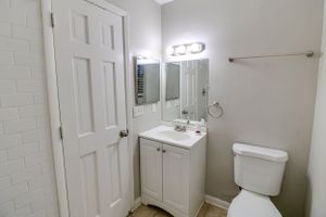 Example of real estate photography in Daytona Beach - elegant bathroom