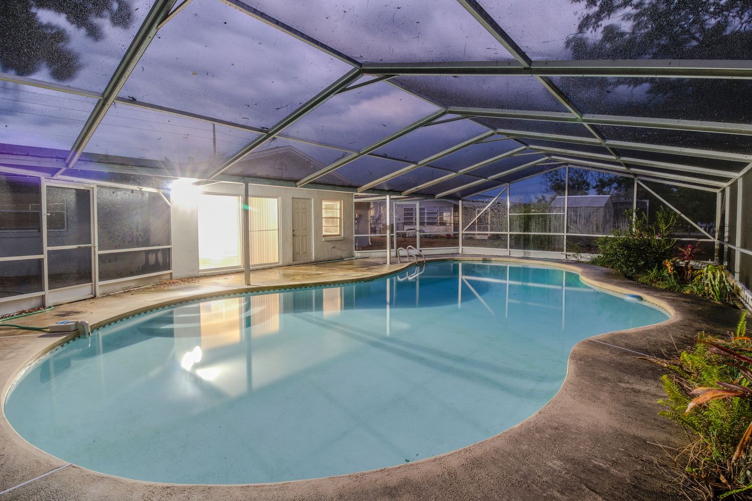 Example of real estate photography in Daytona Beach - swimming pool