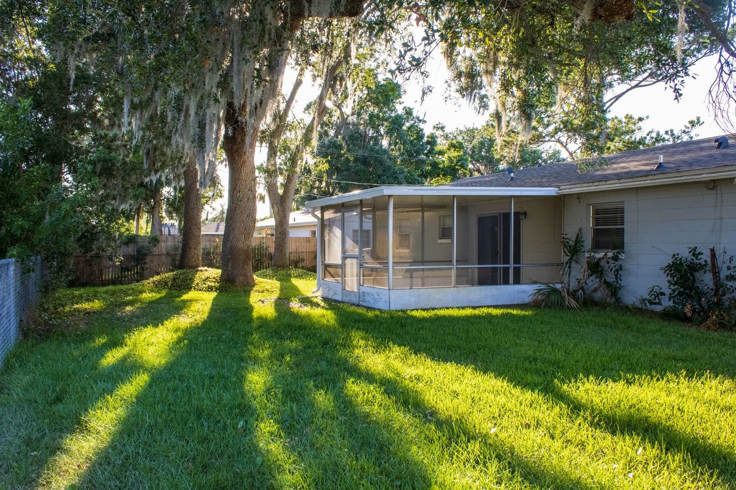 Example of real estate photography in Daytona Beach - modern home exterior