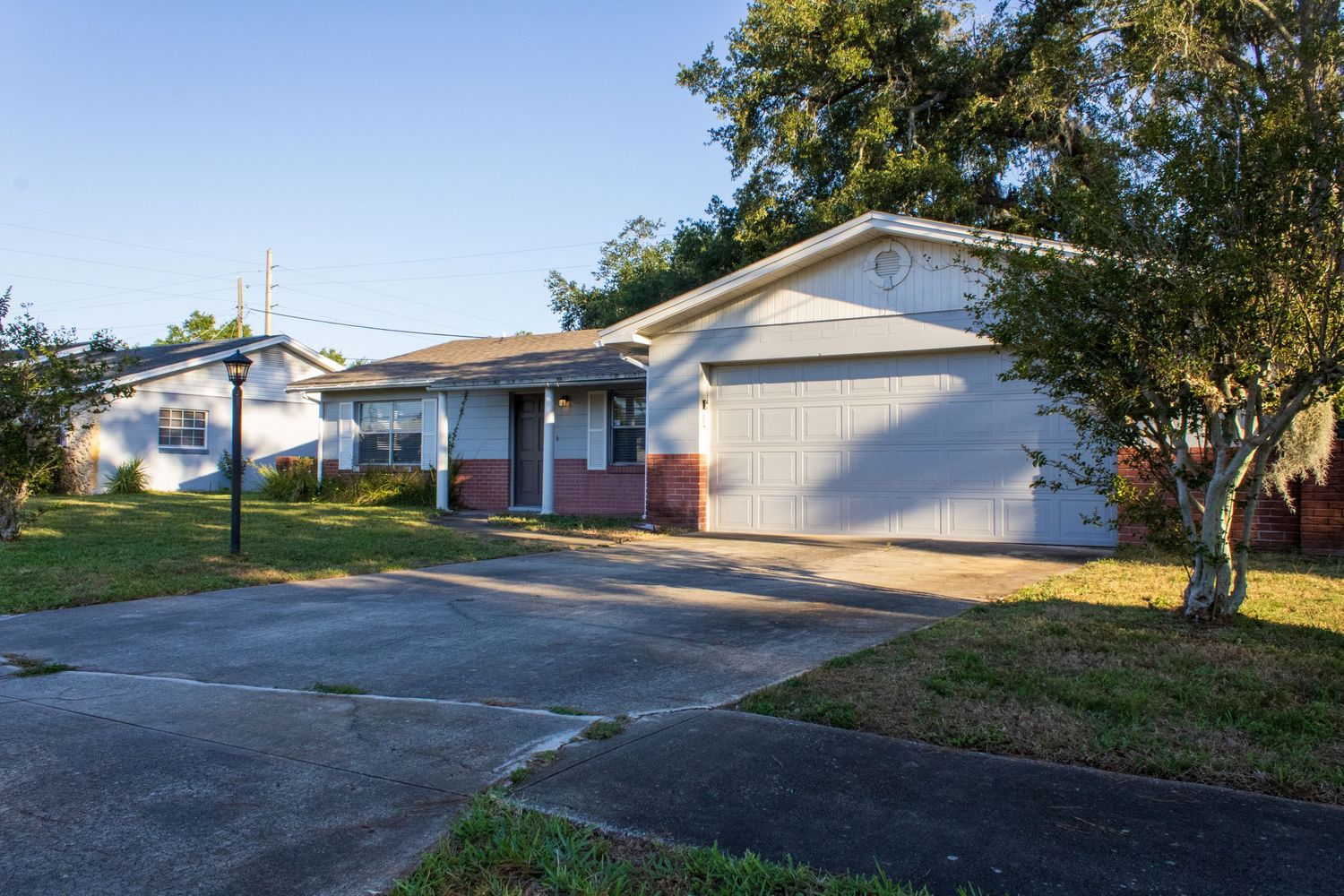 Example of real estate photography in Daytona Beach - modern home exterior