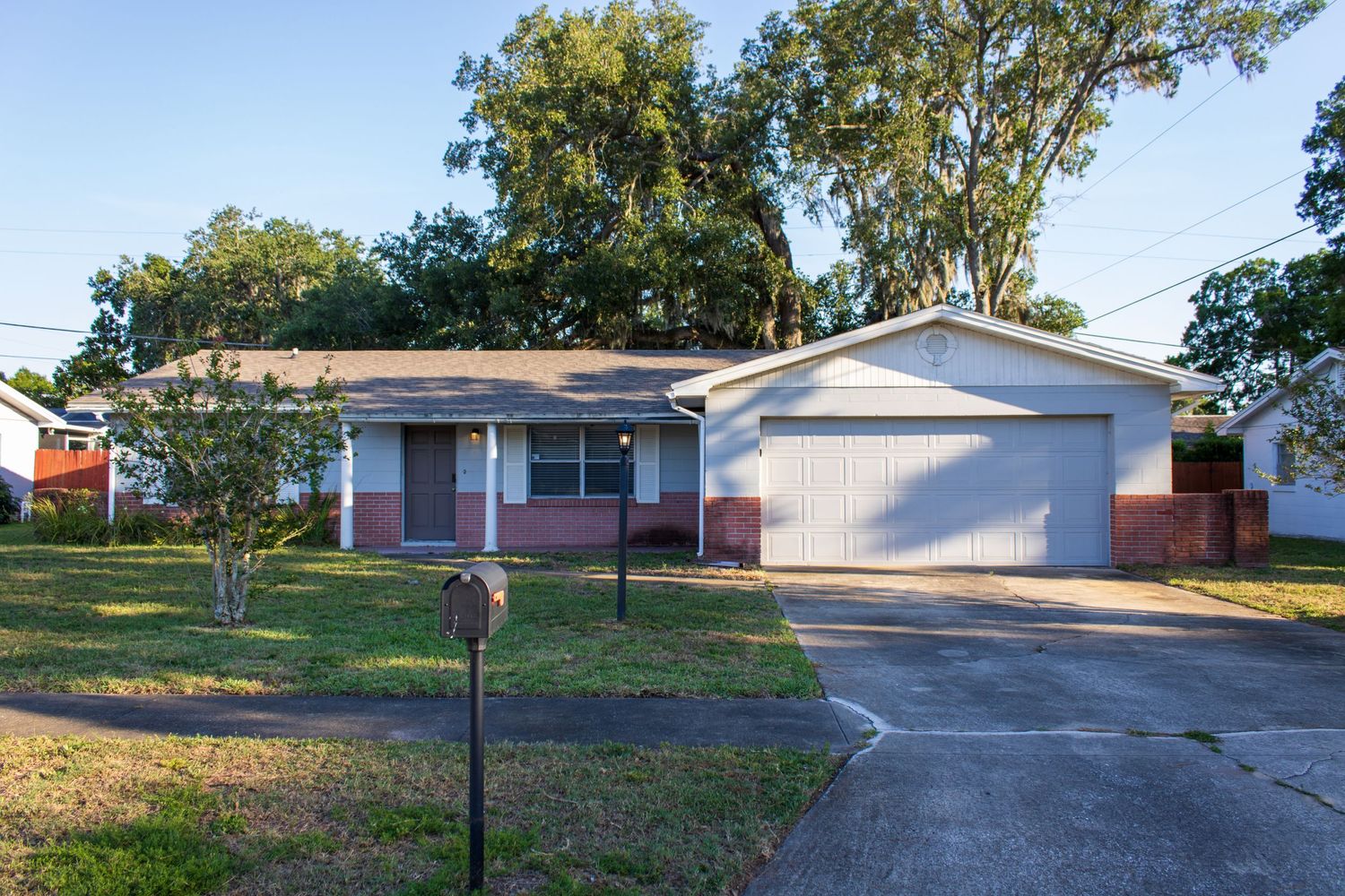 Example of real estate photography in Daytona Beach - modern home exterior