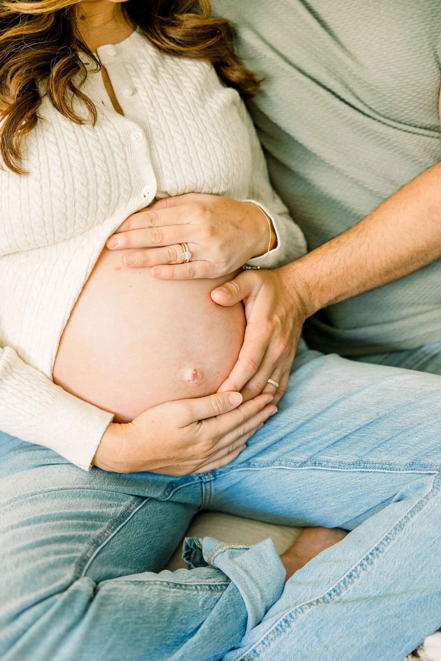 Fine art motherhood photographer in San Jose, CA. Bay area maternity photographer. In-home maternity session