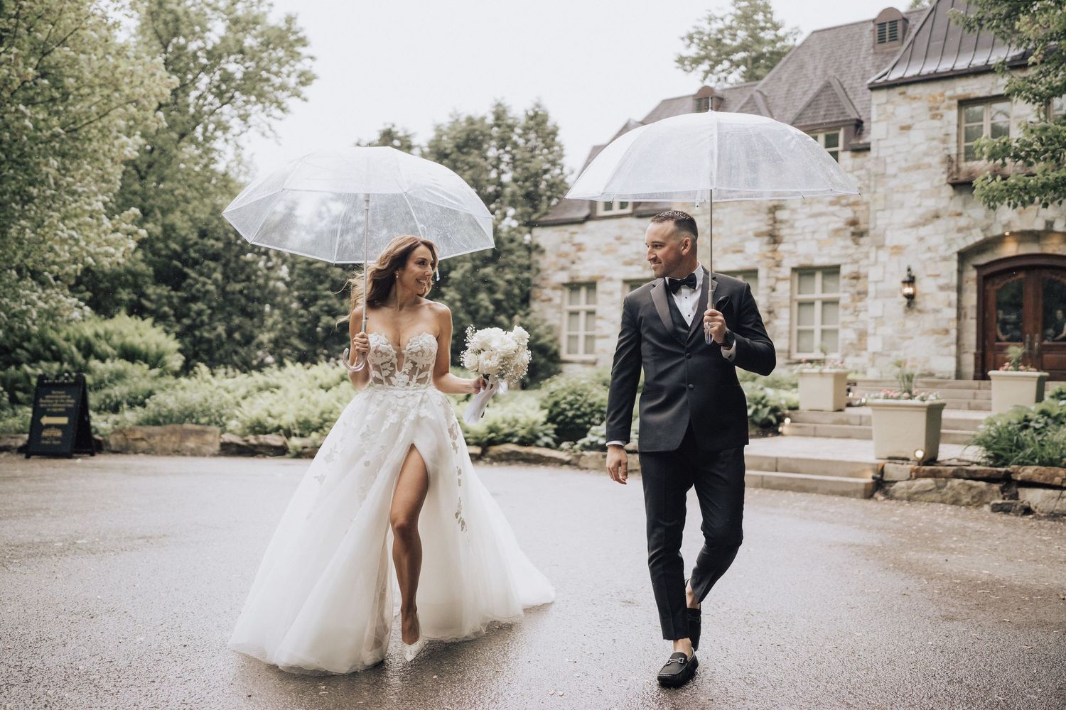 Meilleur photographe de mariage du monde et Photographies de mariage pris à Terrebonne, dans un style classique intemporel et raffiné.