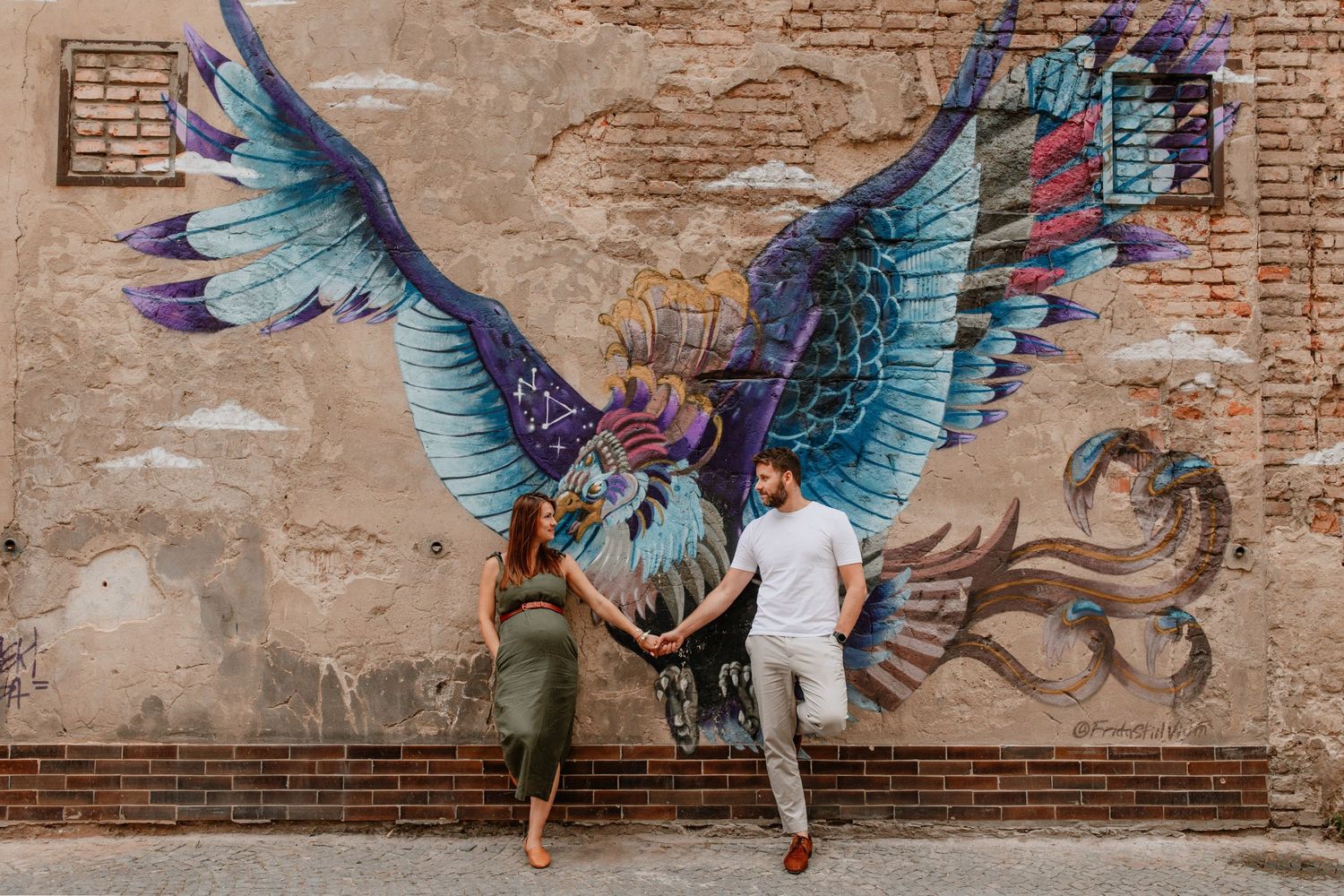 Zamilovaný pár a mural art ve Vnitroblocku
