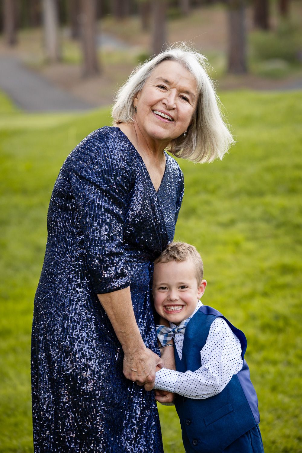 Extended Family photoshoot by Los Gatos Photographer Cindy Tucey at the Tahoe Donner Lodge during golden hour