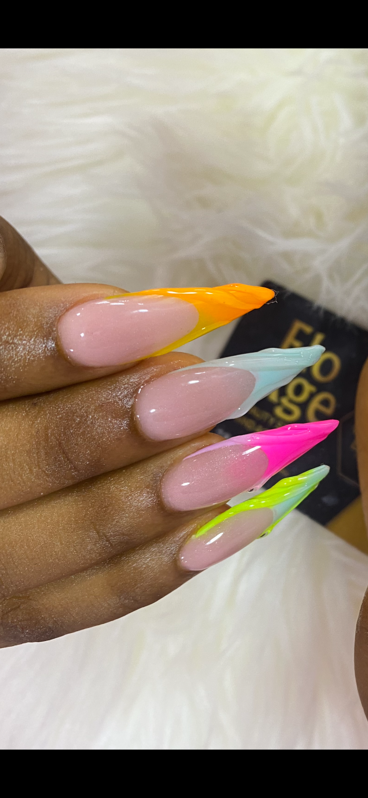 Sweet and beautiful nails made by the best and number one beauty studio in Warri.
Cozy atmosphere
EloAge