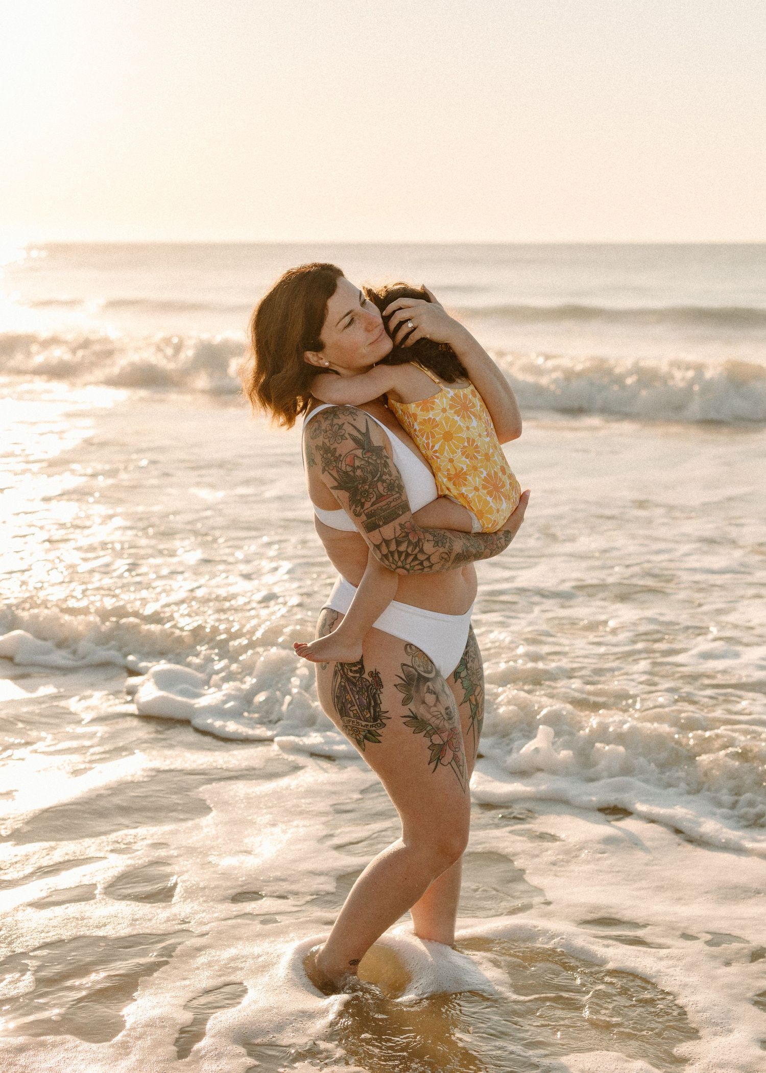 beach motherhood session, mommy and me
