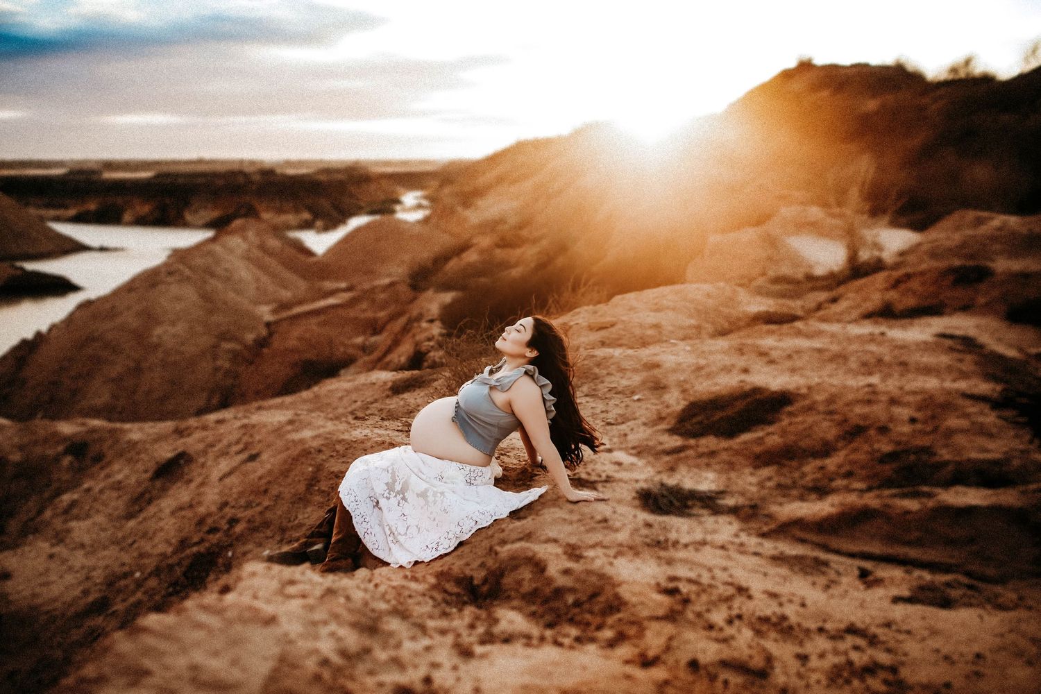 Michigan Based - Motherhood and maternity photographer.