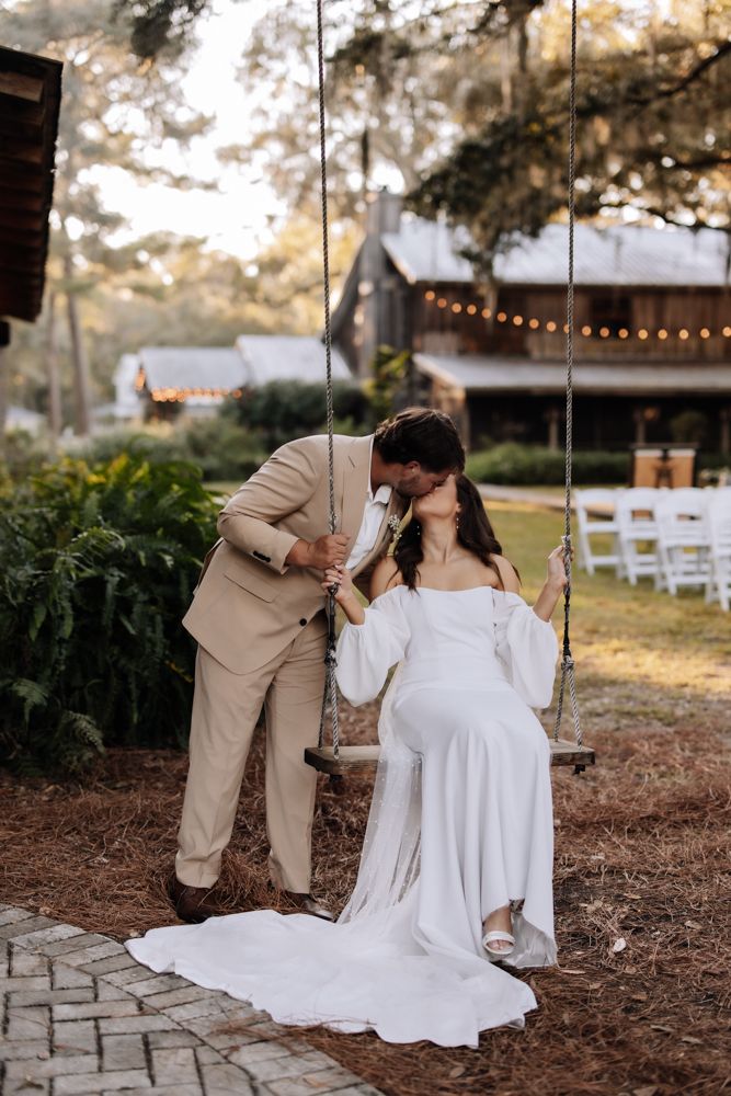 Jacksonville + St. Augustine Florida Wedding Photographer | Bride + Groom Portrait at Chandler Oaks Barn in Green Cove Springs Florida