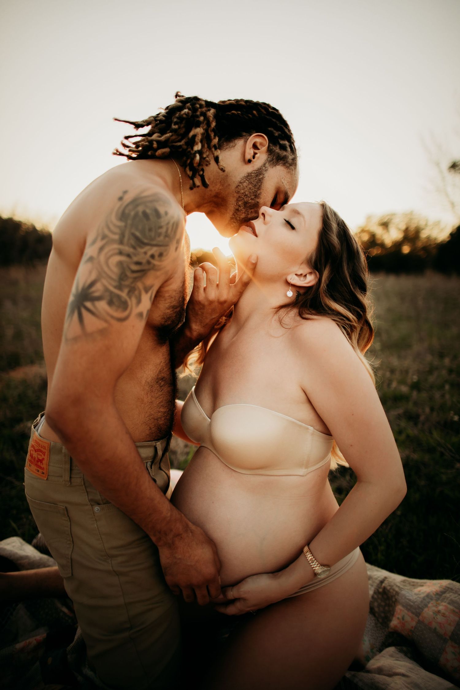 Michigan Based - Motherhood and maternity photographer.