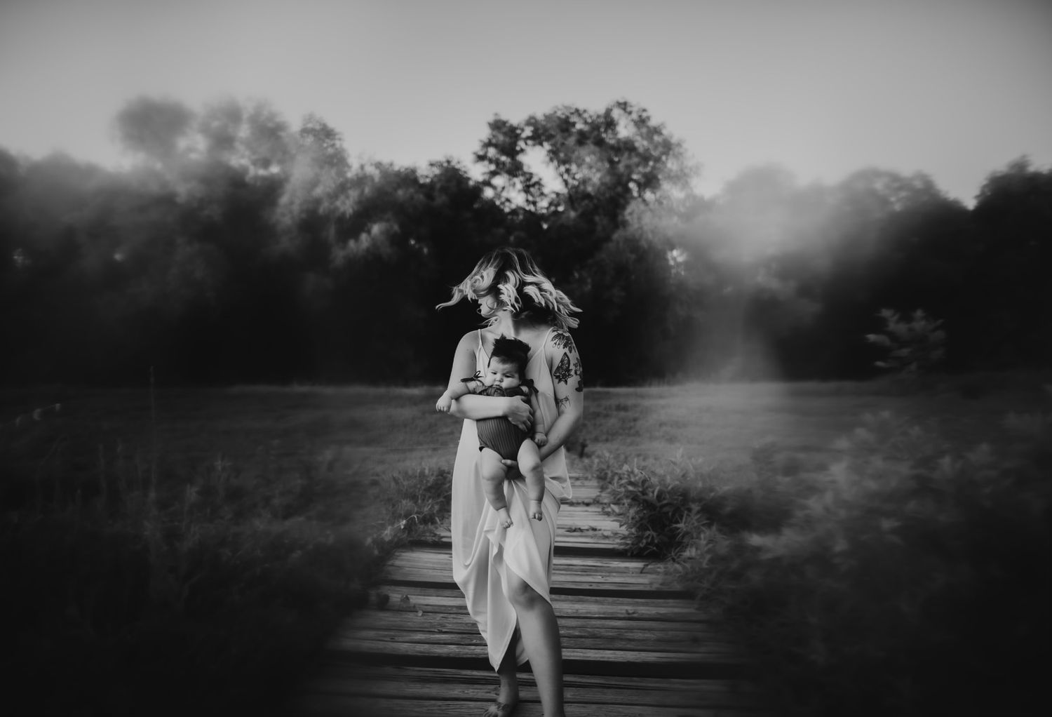 Michigan Based - Motherhood and maternity photographer.