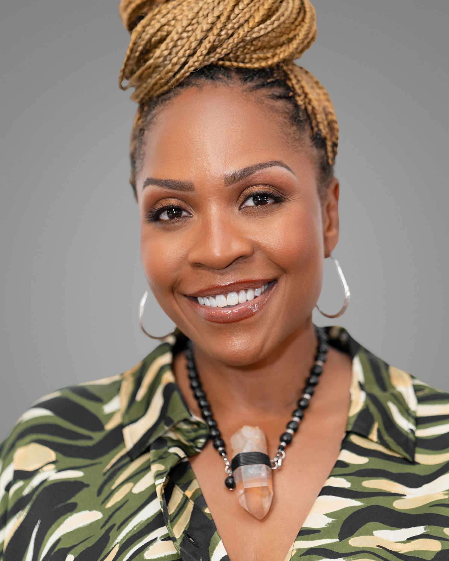 Professional corporate LinkedIn profile photography Toronto photographer good exposure media