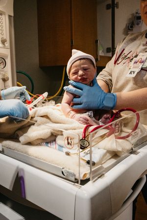 Oklahoma birth photography, hospital, newborn session, labor and delivery, motherhood