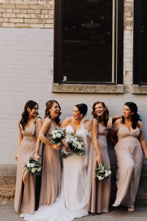 Bride and Bridesmaids. Wedding photography by Samantha Bateman.